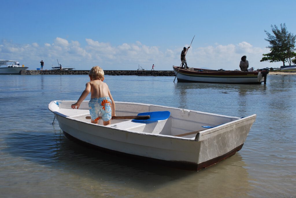 boating safety tips for kids